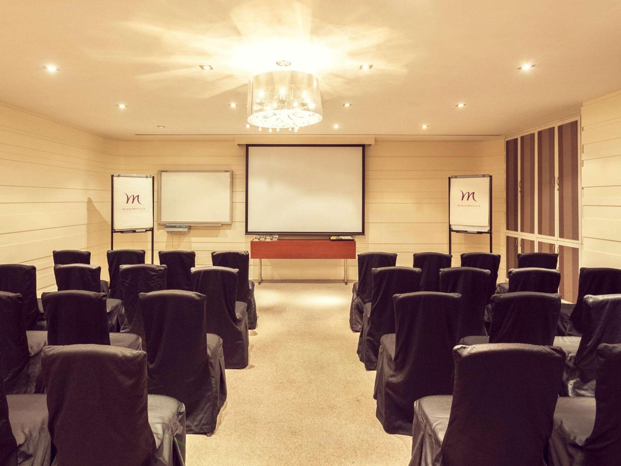แกรนด์ เมอร์เคียว บังกะลอร์ แอน Hotel บังกาลอร์ ภายนอก รูปภาพ