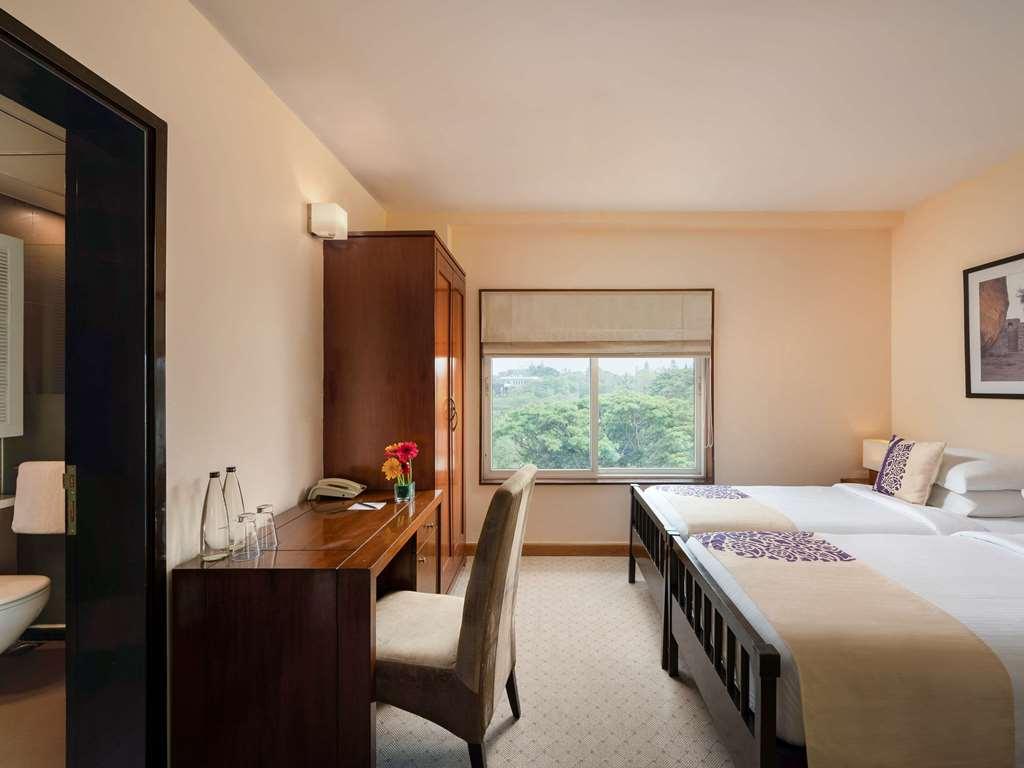 แกรนด์ เมอร์เคียว บังกะลอร์ แอน Hotel บังกาลอร์ ห้อง รูปภาพ
