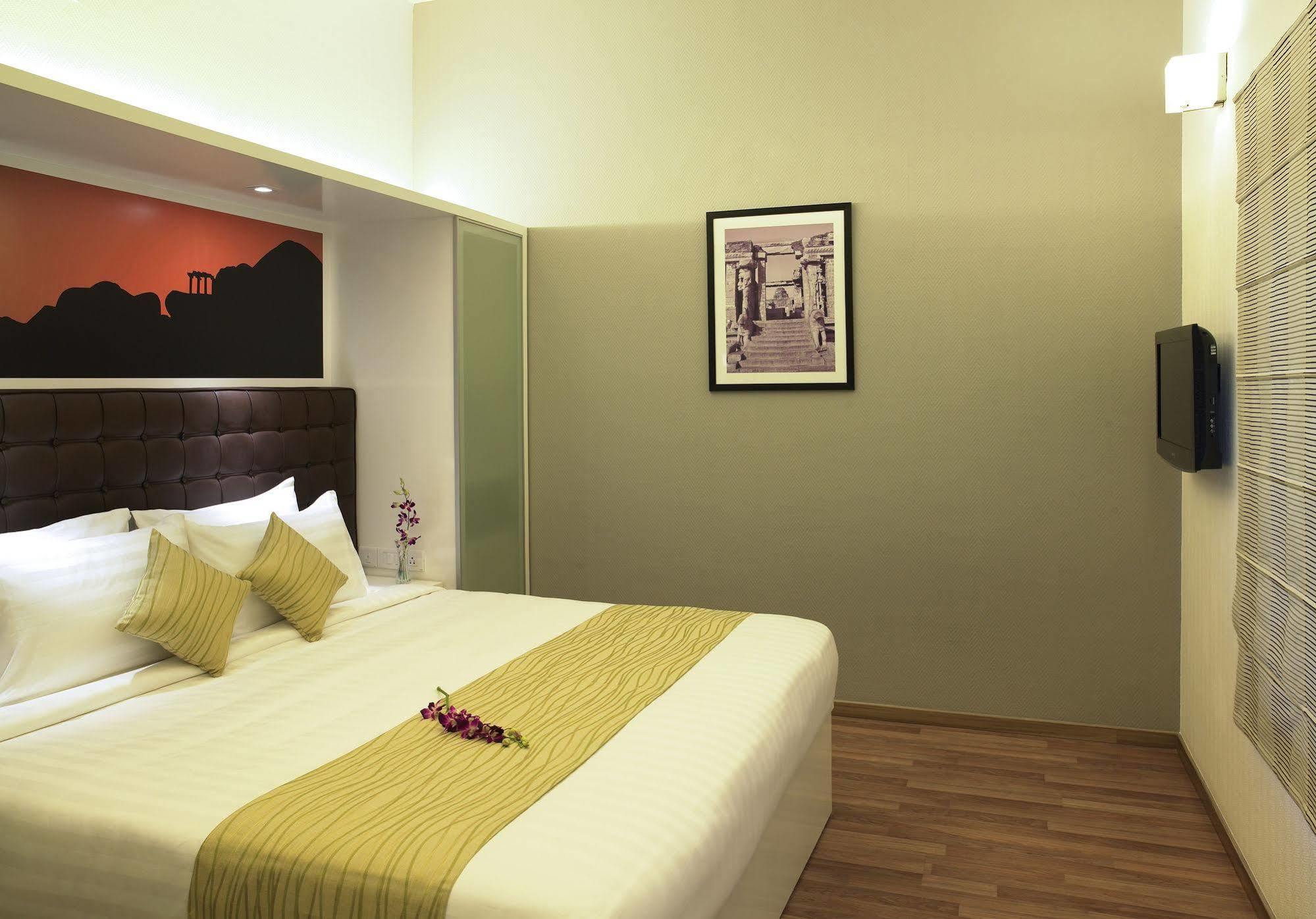 แกรนด์ เมอร์เคียว บังกะลอร์ แอน Hotel บังกาลอร์ ห้อง รูปภาพ